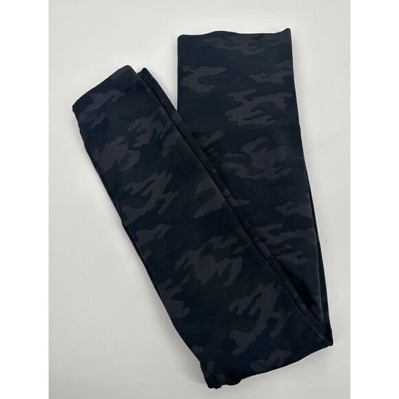 Spanx Look at Me Now Seamless Leggings Black Camo Size 1XL - Picture 4 of 6